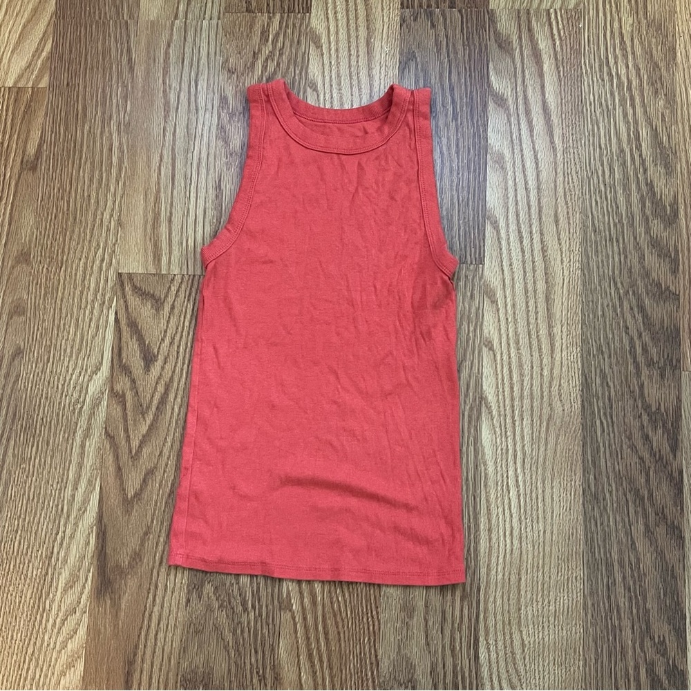 Tank Tops - Picture 3 of 4